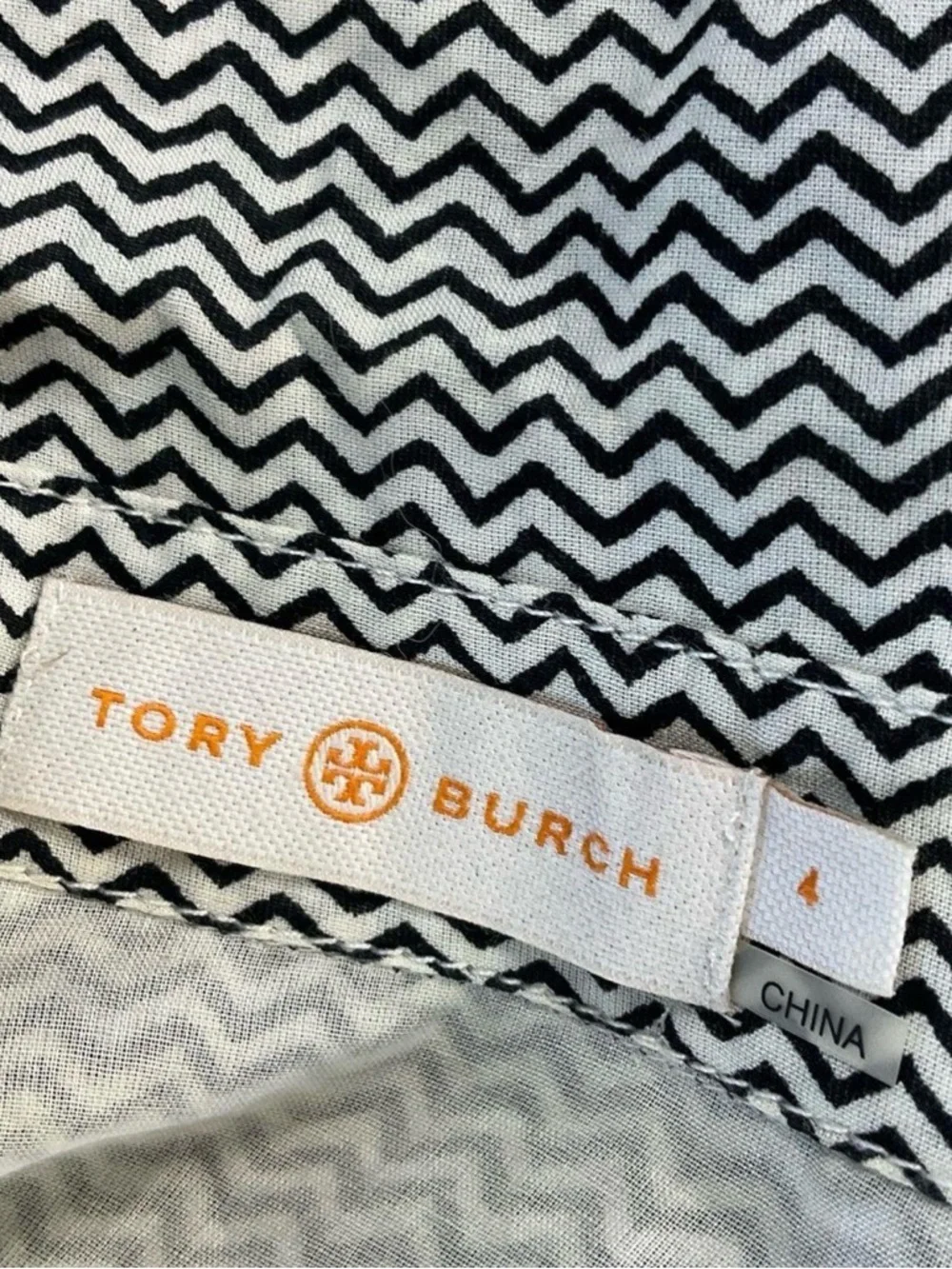 Lightweight Tory Burch Black and White Zigzag Shirt Dress ☀️ - Picture 4 of 4